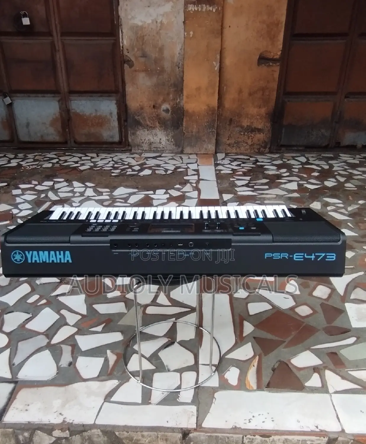 Yamaha PSR E473 Keyboard Synthesizer