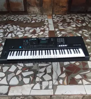 Yamaha PSR E473 Keyboard Synthesizer