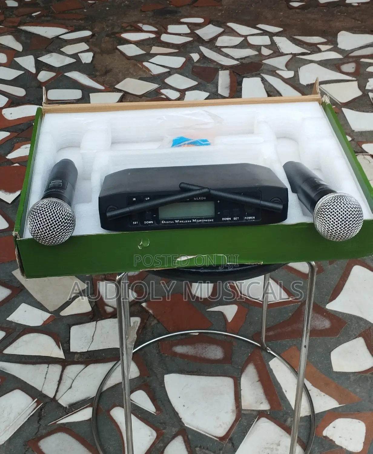 Shure GLX D4 Dual Wireless Microphone in Accra Metropolitan - Audio ...