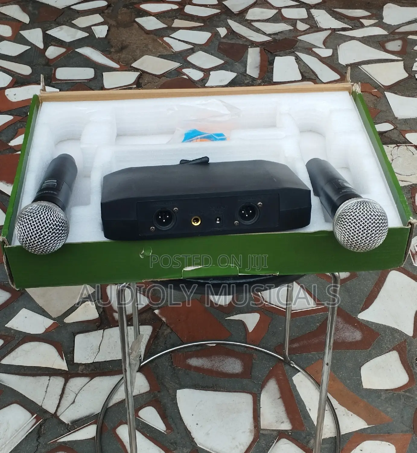 Shure GLX D4 Dual Wireless Microphone in Accra Metropolitan - Audio ...