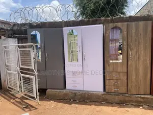 Laminated Wardrobes Available// Very Strong and Durable