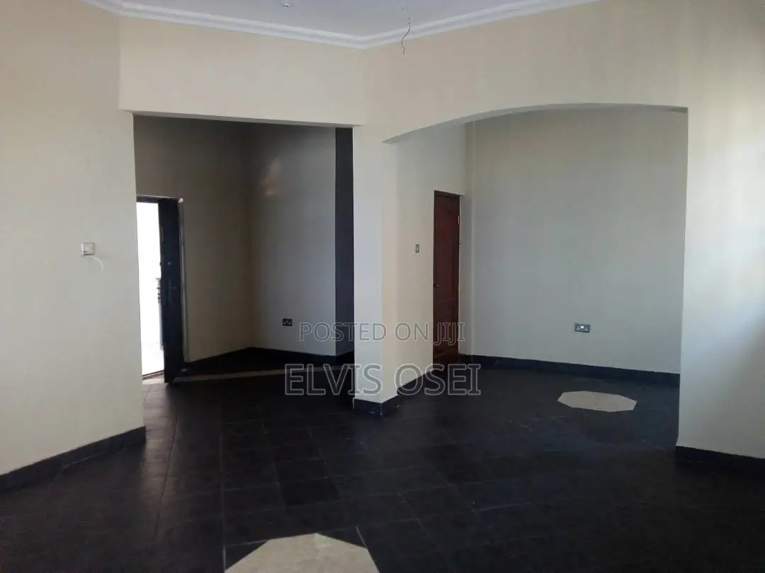 2bdrm Apartment in Broadcasting Kazoo, Accra Metropolitan for rent