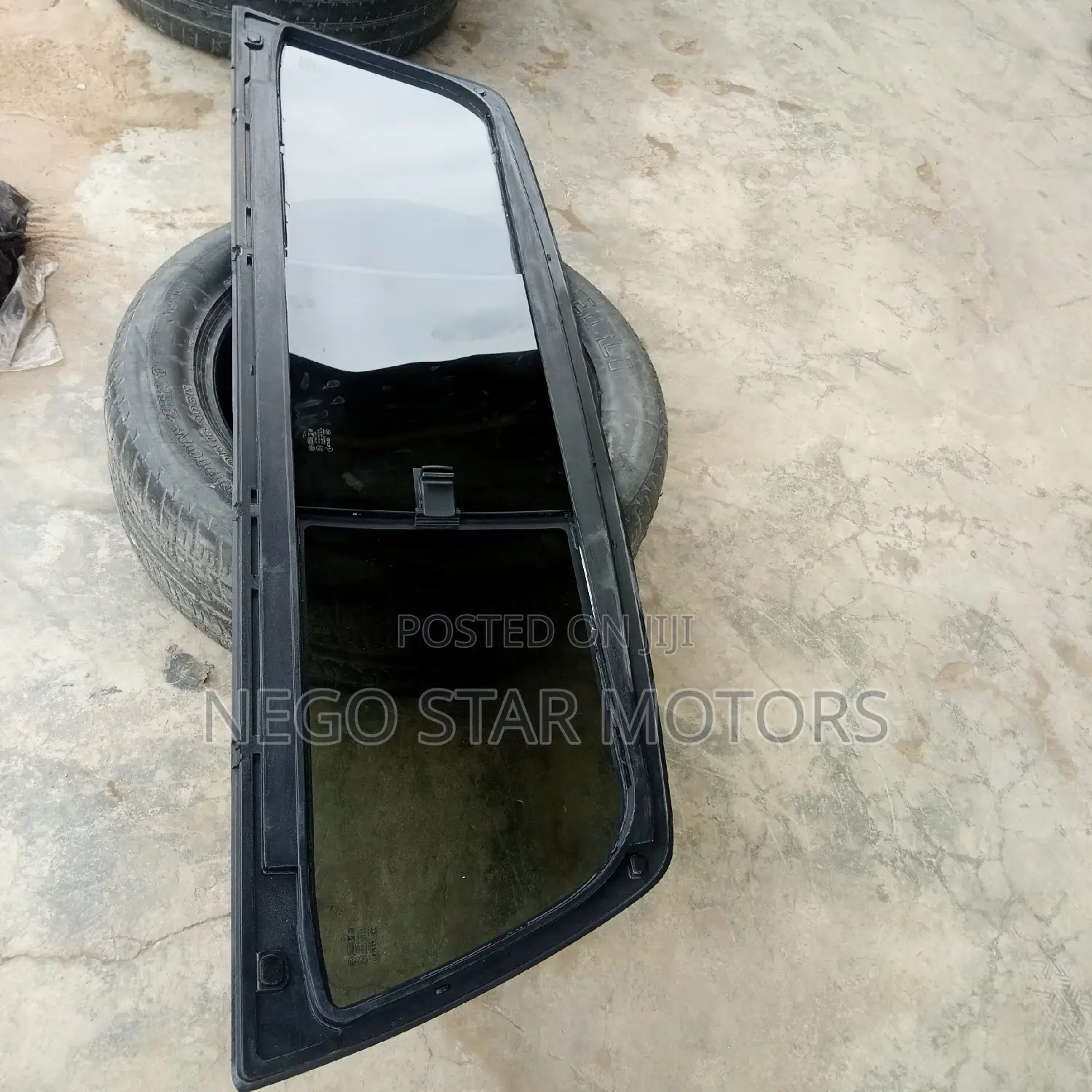 Toyota Tundra 2009 Back Glass Tinted