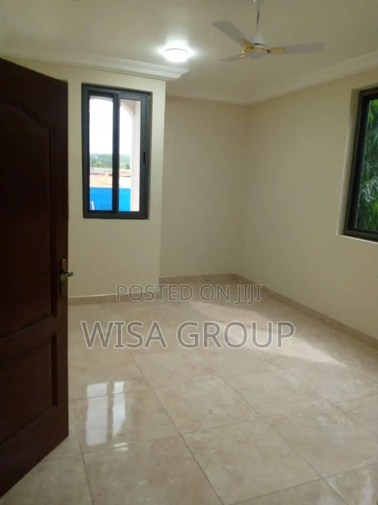5bdrm Apartment in Wisa Groups, Accra Metropolitan for rent