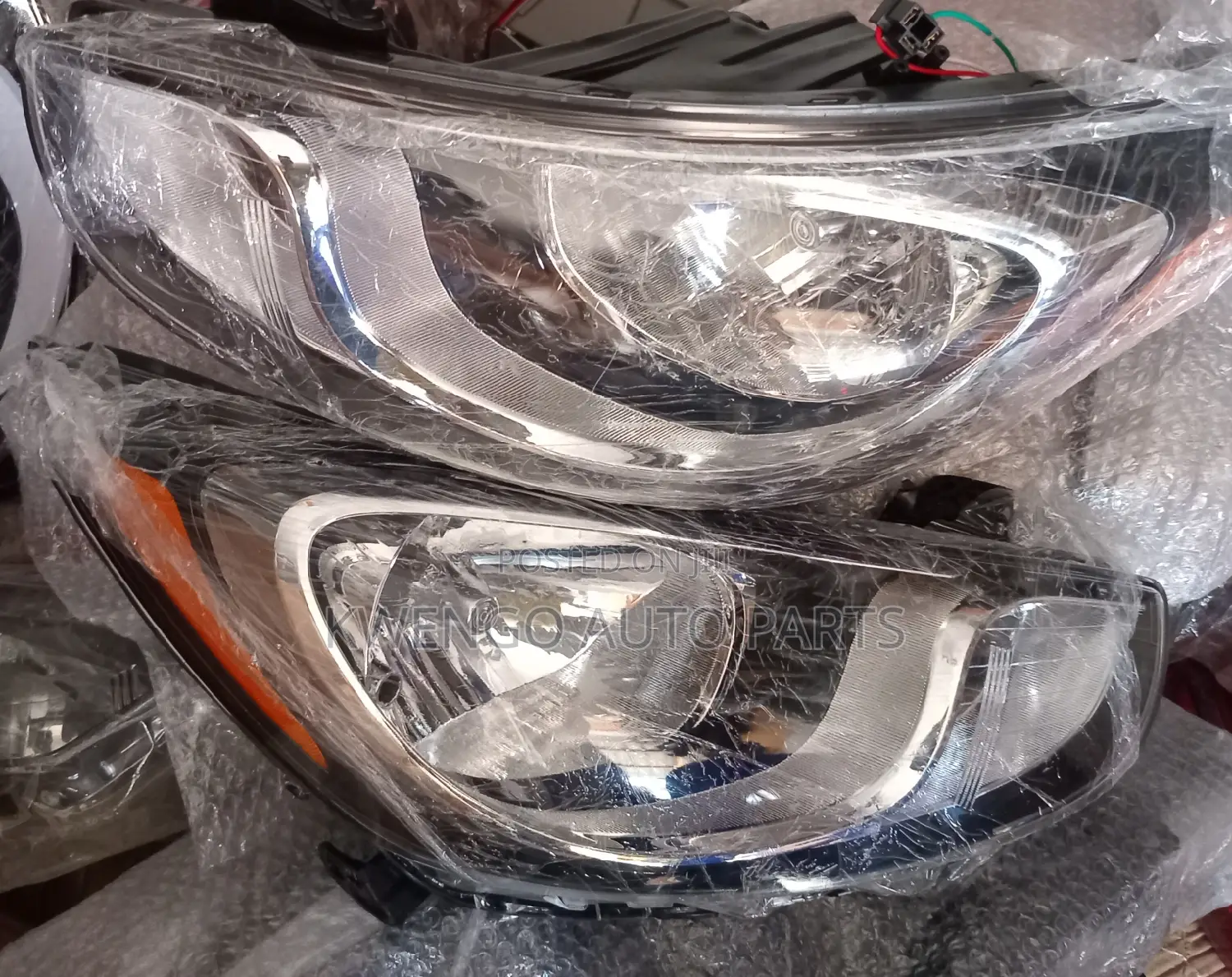 Hyundia Accent Headlight 2011,2012,2013 Pair