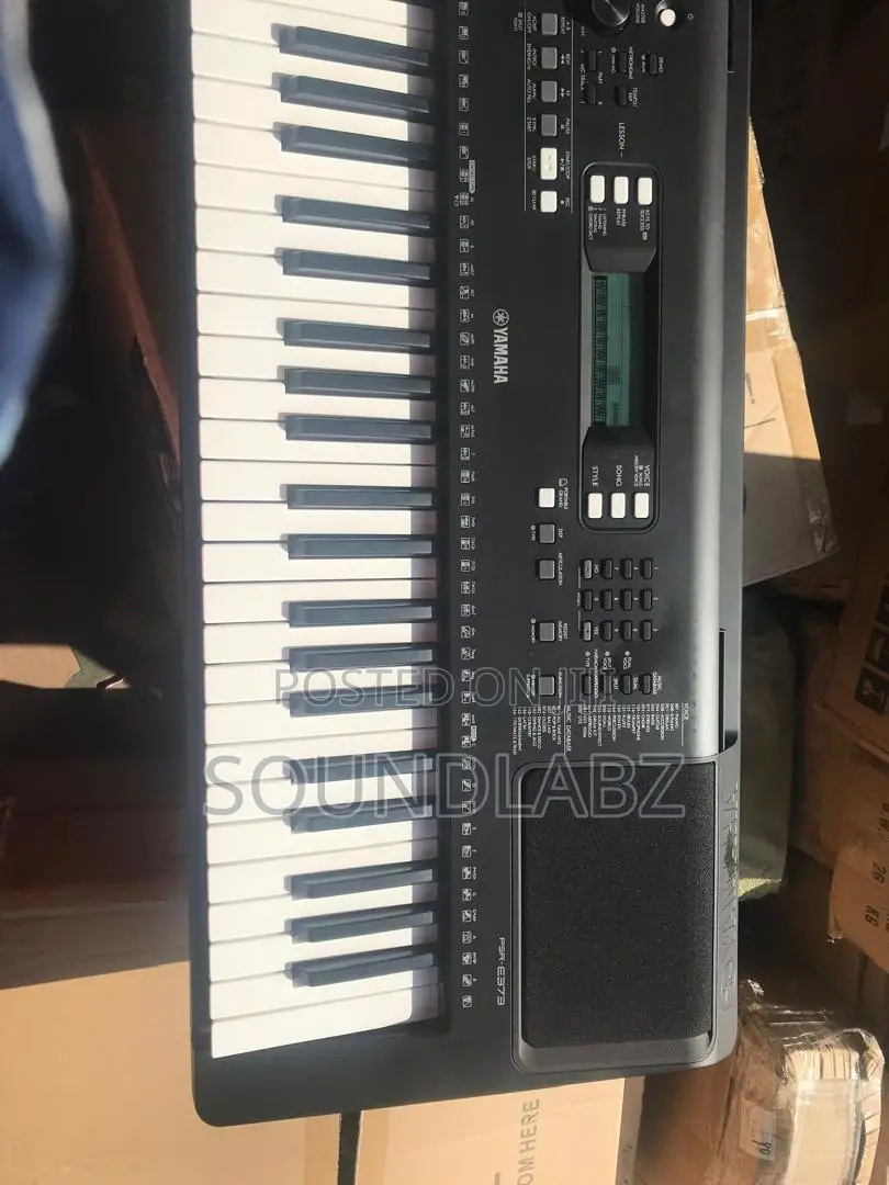 Yamaha, 61-key Portable Keyboard (Psre473), Black With Bag