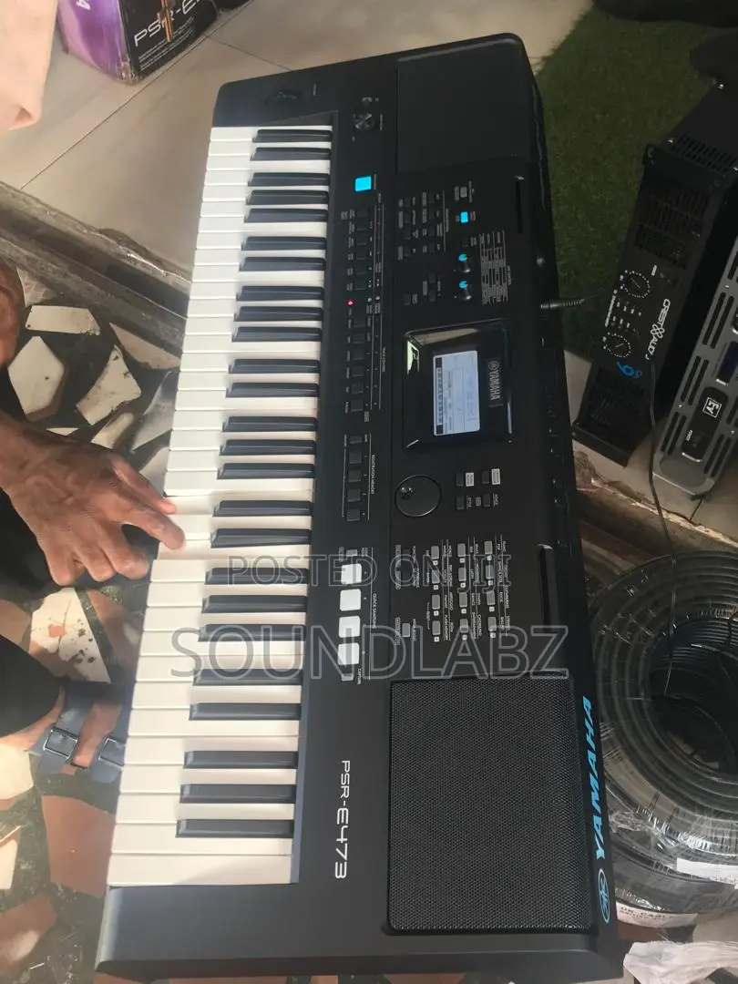 Yamaha, 61-key Portable Keyboard (Psre473), Black With Bag