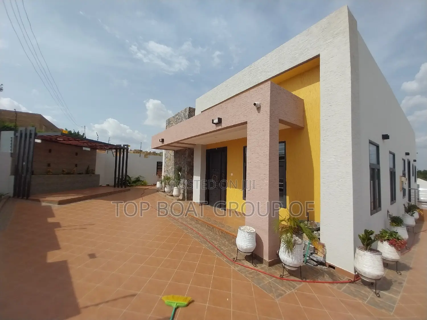 Furnished 4bdrm House in Top-Boat Estate, Kumasi Metropolitan for sale