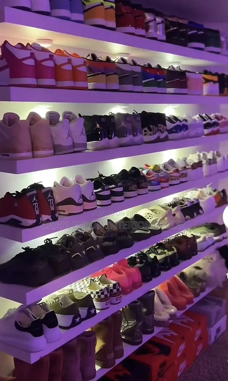 Quality P. O .P Shoe Rack Designer Installation