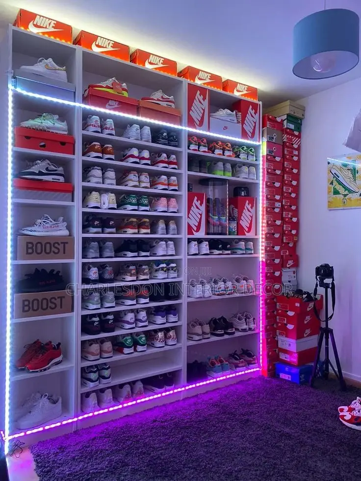 Quality P. O .P Shoe Rack Designer Installation