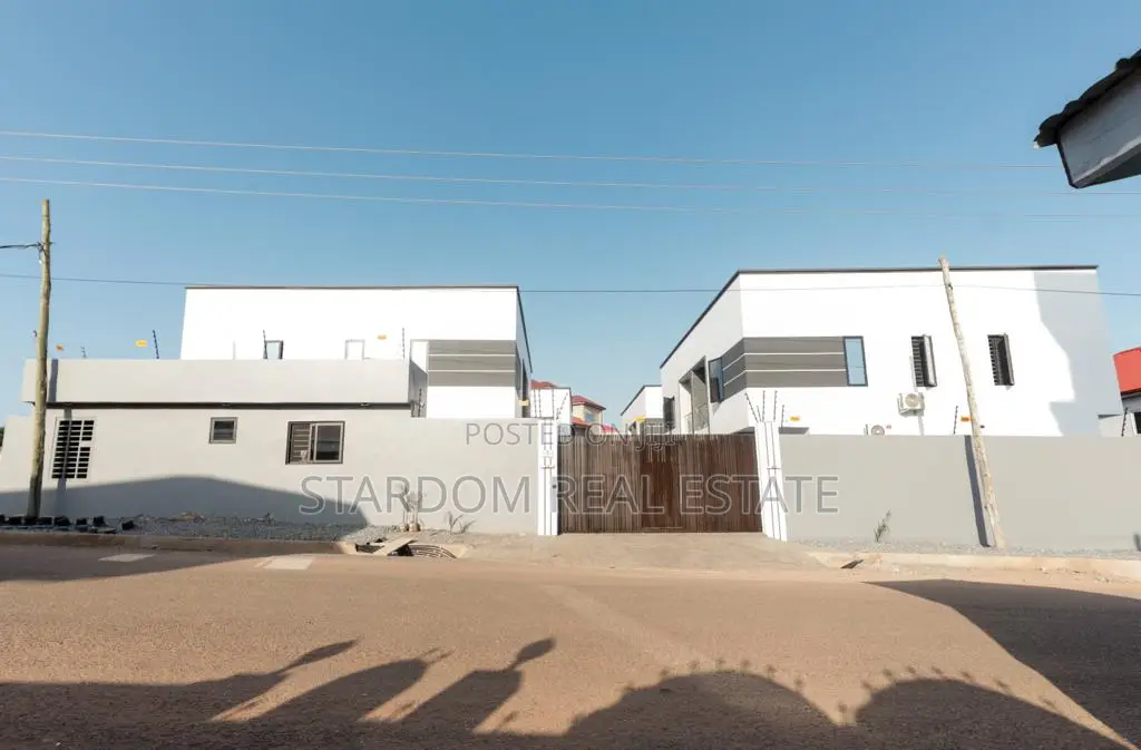 2bdrm Townhouse / Terrace in East Legon for rent