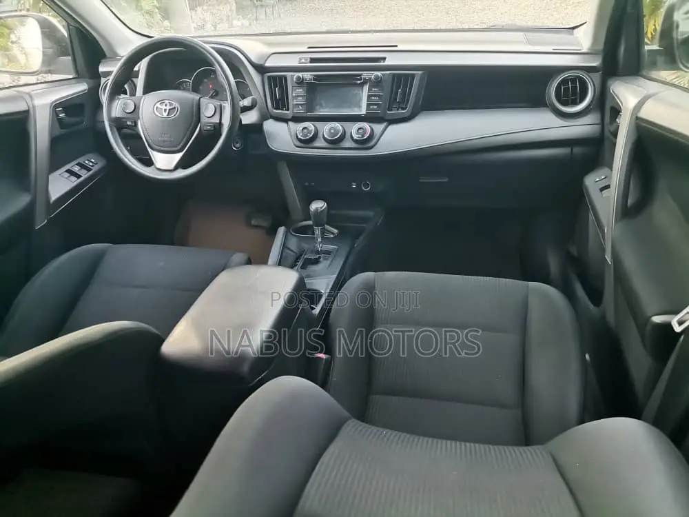 Toyota RAV4 LE AWD (2.5L 4cyl 6A) 2016 Silver
