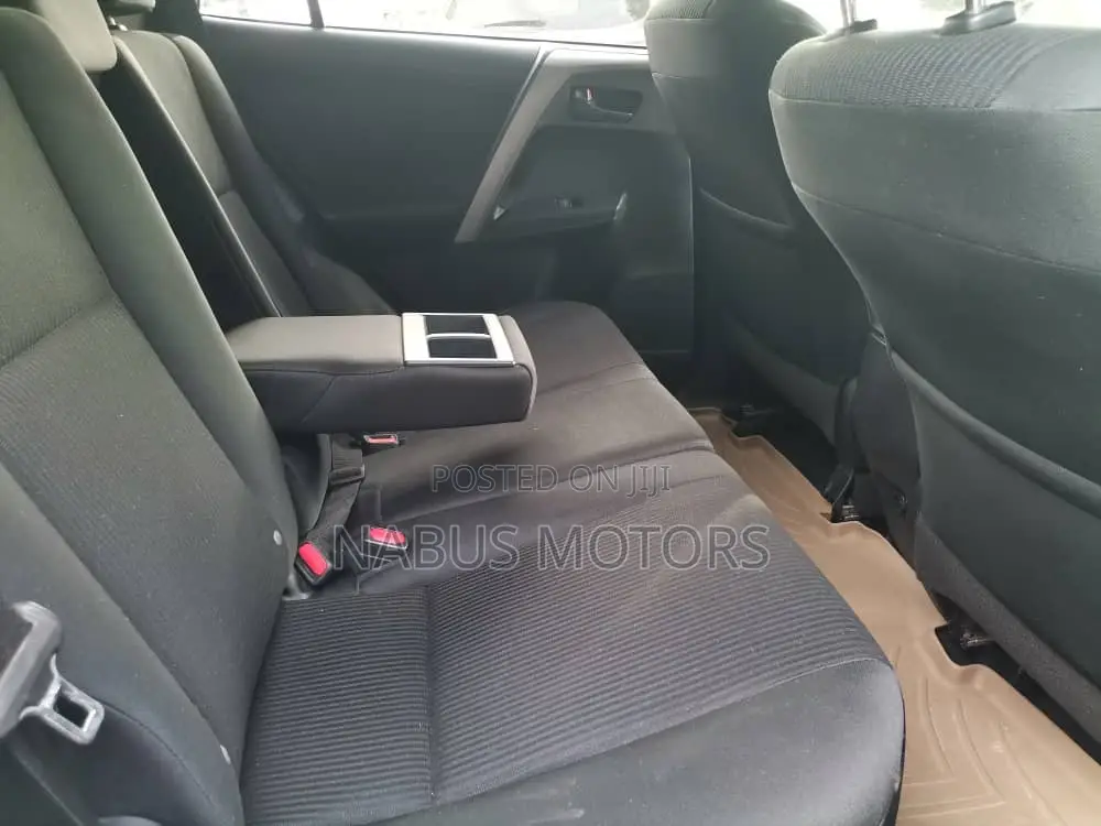 Toyota RAV4 LE AWD (2.5L 4cyl 6A) 2016 Silver