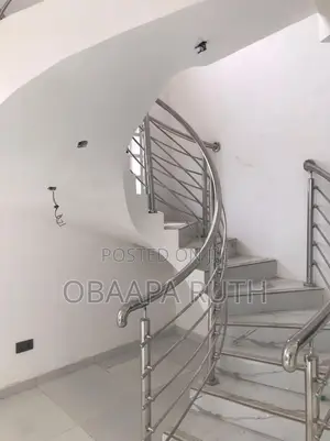 3bdrm Duplex in East Airport for rent