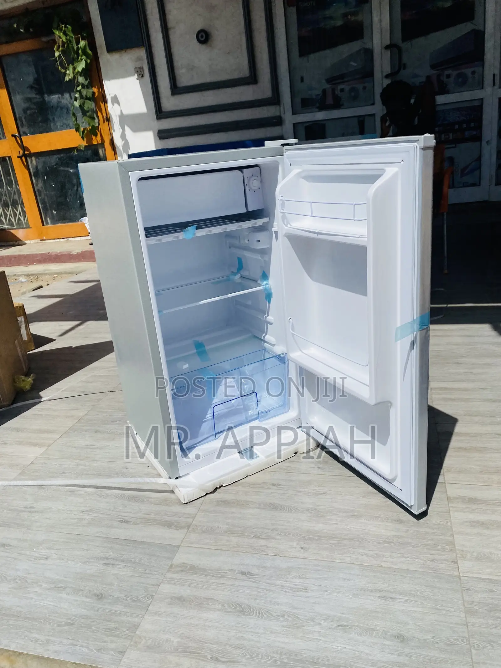 Purchase Affordable Zara 1 Door Electric Table Top Fridge.