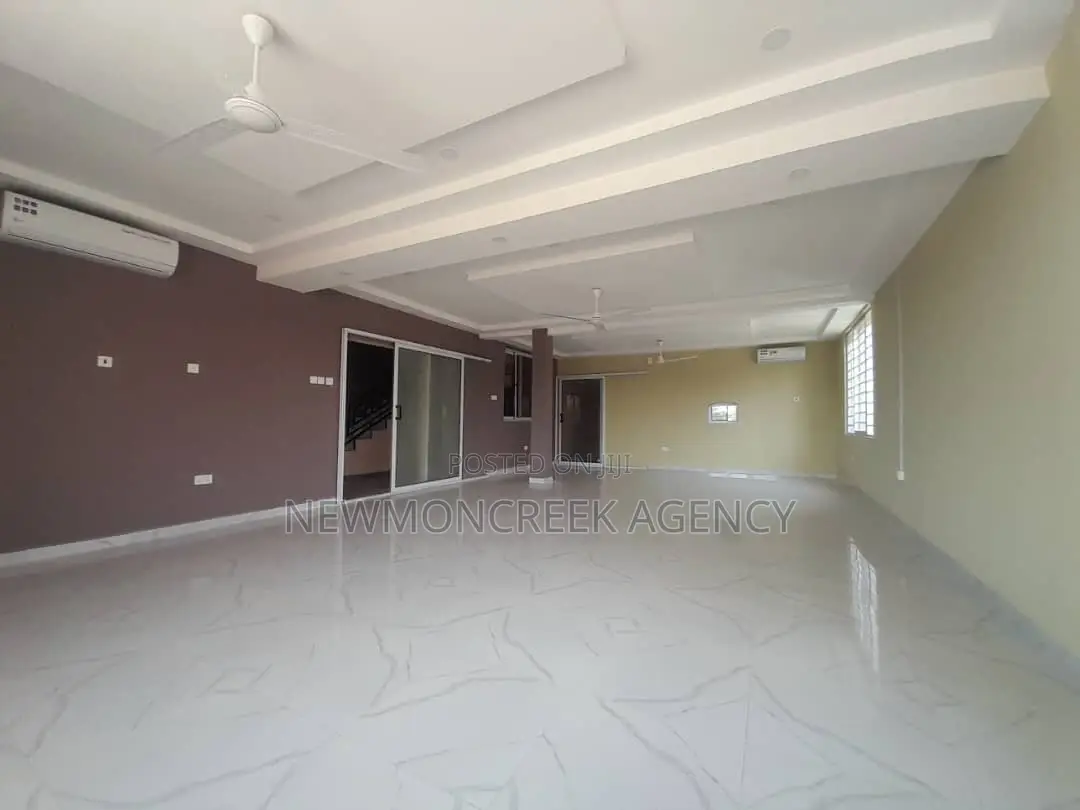 4bdrm Duplex in Abokobi Junction, Accra Metropolitan for sale