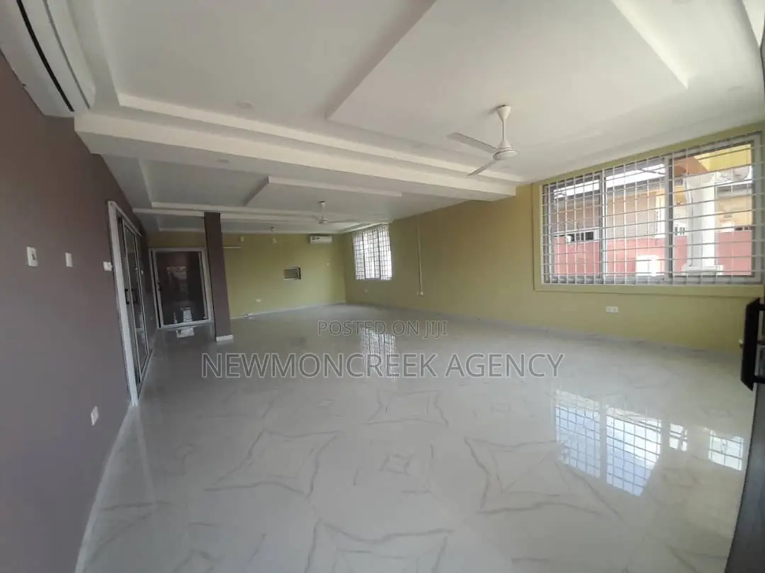 4bdrm Duplex in Abokobi Junction, Accra Metropolitan for sale