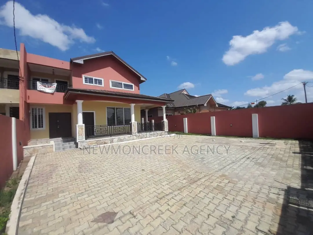 4bdrm Duplex in Abokobi Junction, Accra Metropolitan for sale