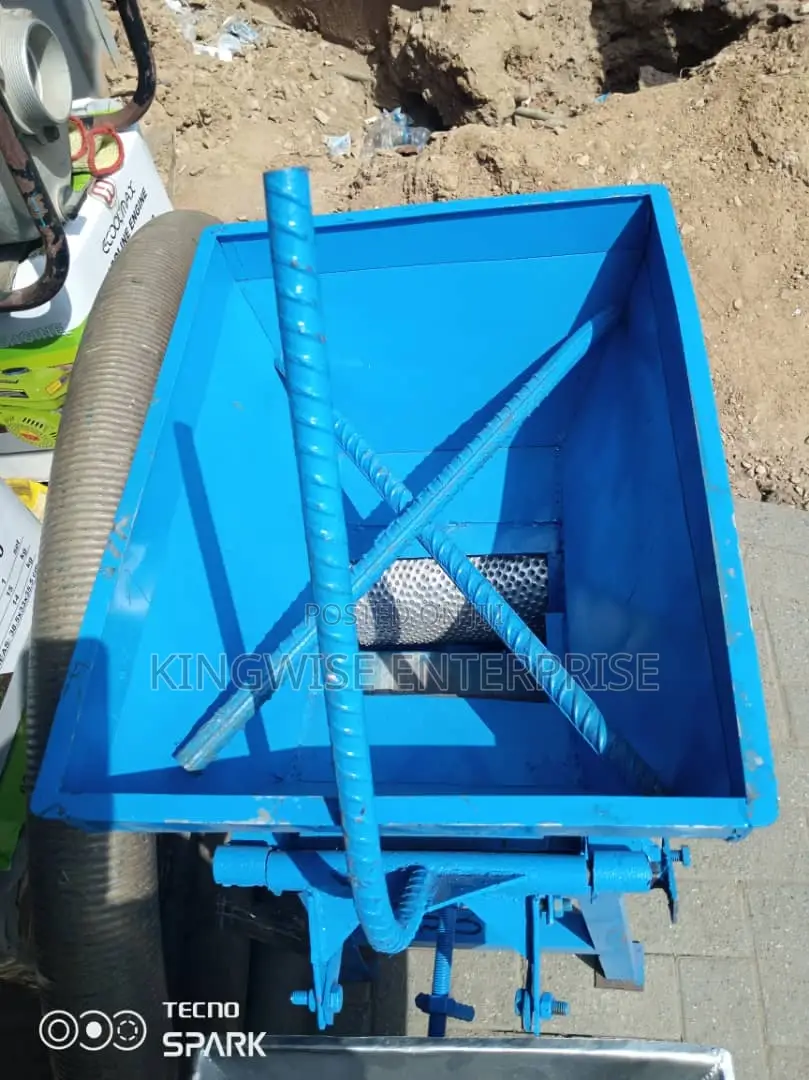 Mobile Cassava Grinding Machine With Engine