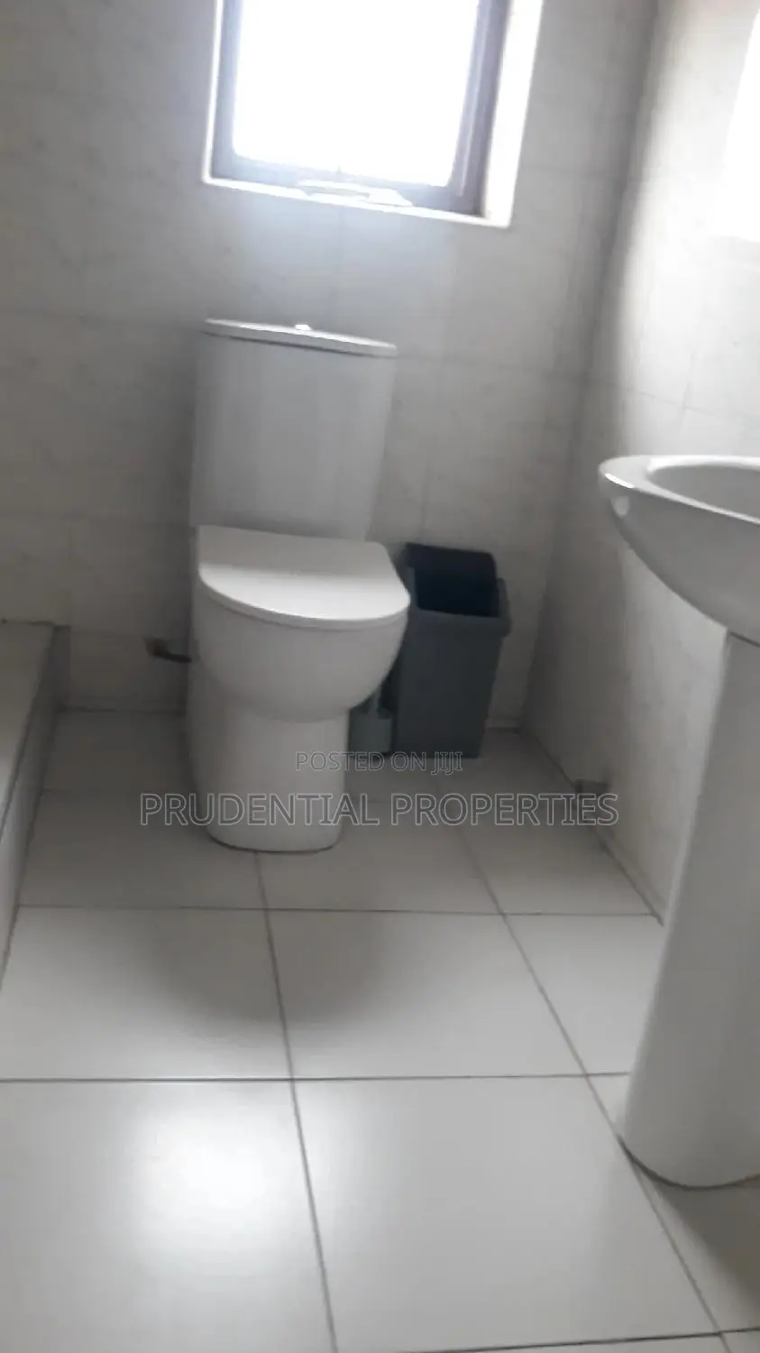 Furnished 1bdrm Apartment in Asylum Down for rent
