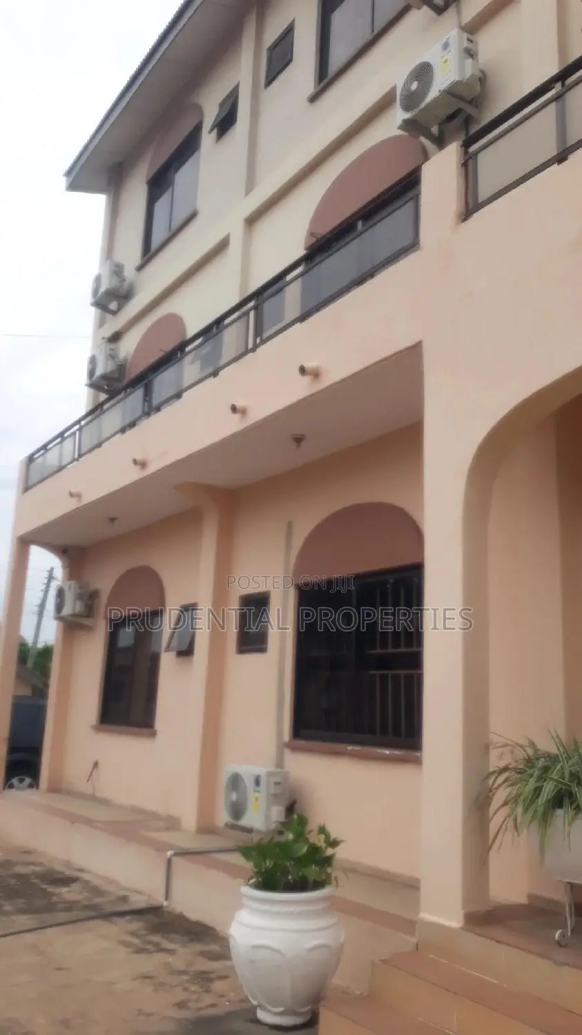 Furnished 1bdrm Apartment in Asylum Down for rent