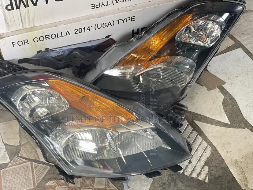 Nissan Altima 08 Headlight
