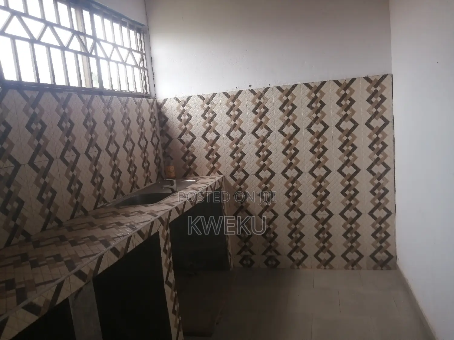 1bdrm Apartment in Estate Agency, Spintex for rent