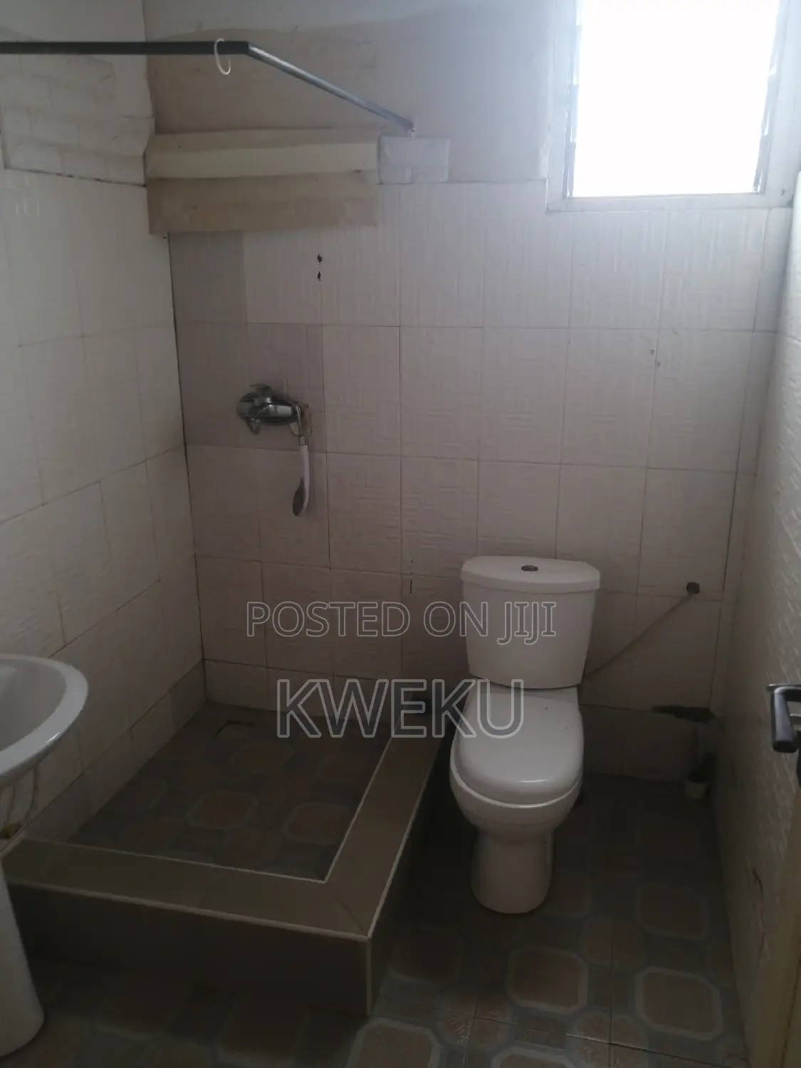 1bdrm Apartment in Estate Agency, Spintex for rent