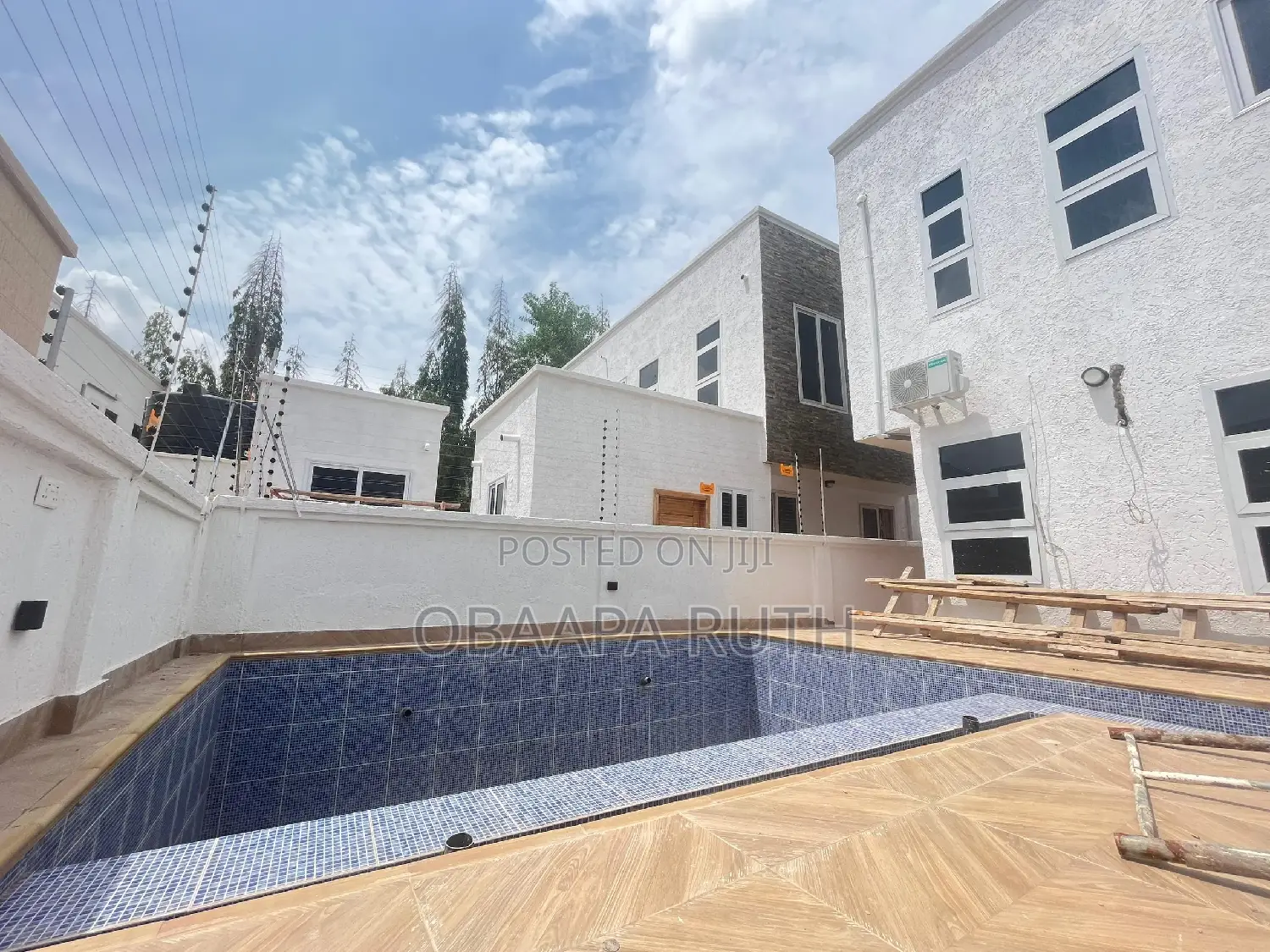 4bdrm Mansion in East Legon for rent