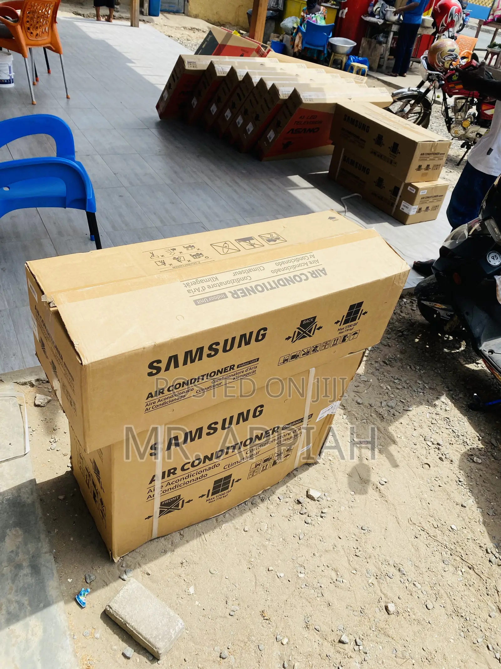 Split Type Samsung 1.5hp Air Conditioner(R410)White.