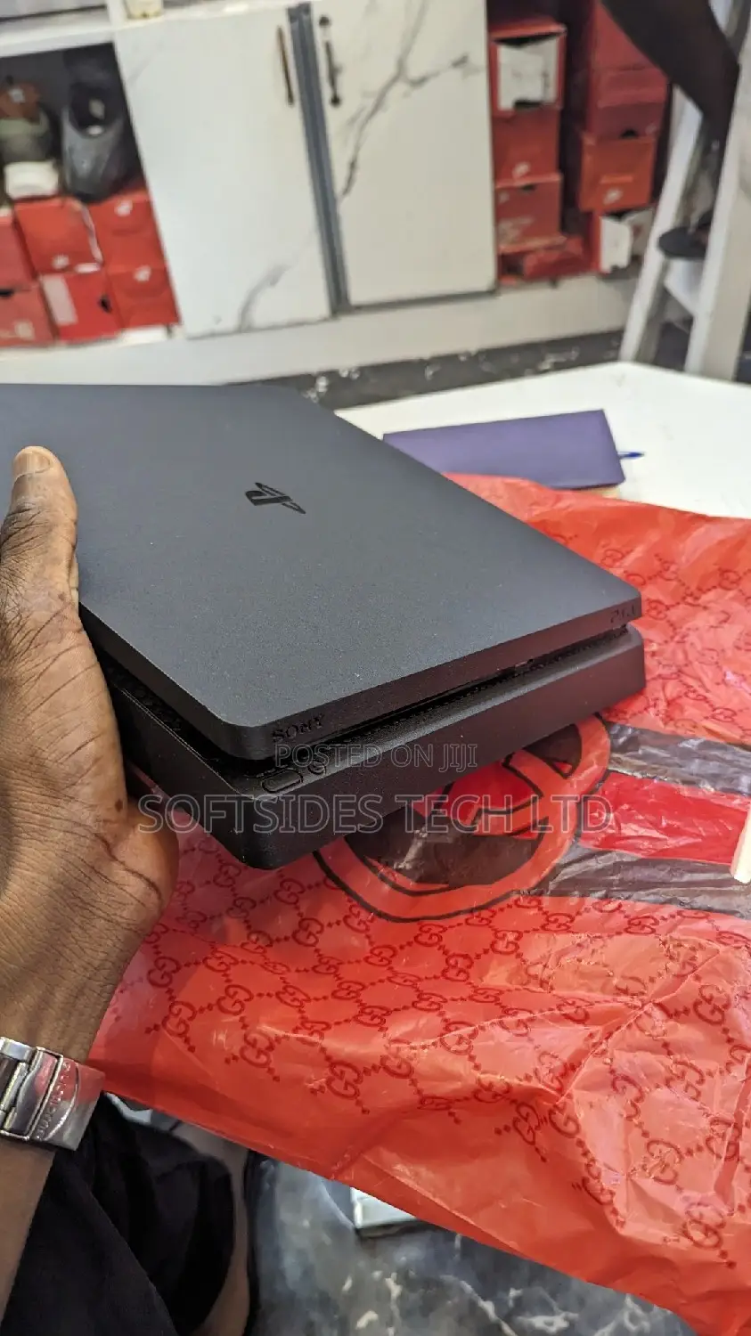 Uk Used Playstation 4 Slim With 8 Games at a Cheap Price