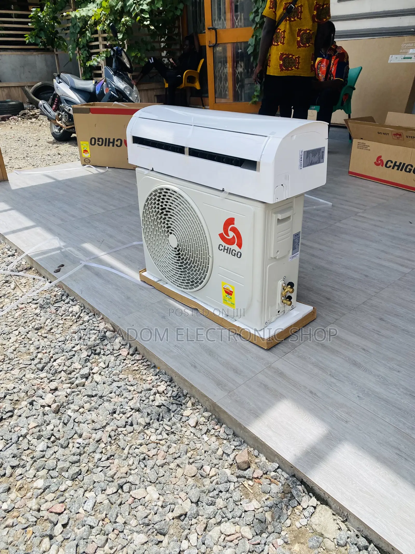 Durable 1.5hp Chigo Split Type Air Conditioner(White).