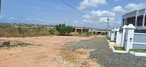 Neatly Titled Plots - Tema Community 25