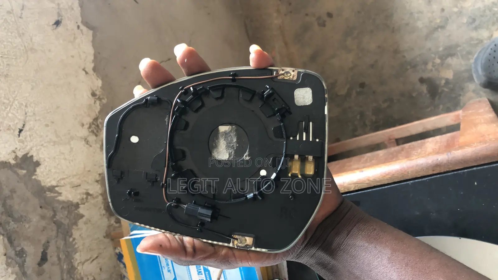 Range Rover Velar Mirrors Glass Normal Are Available