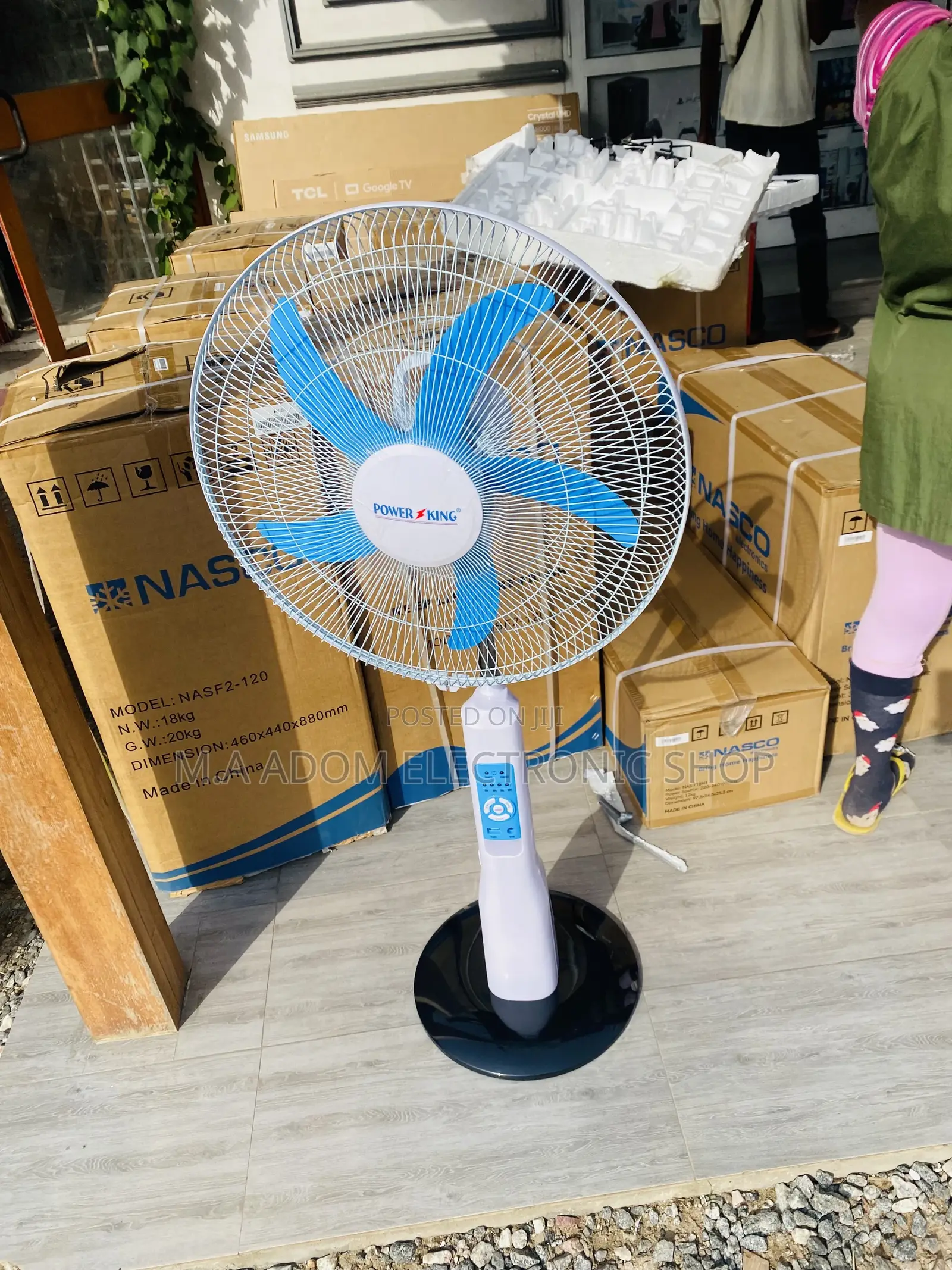 Energy Efficient Power King 18”Rechargeable Electric Fan.