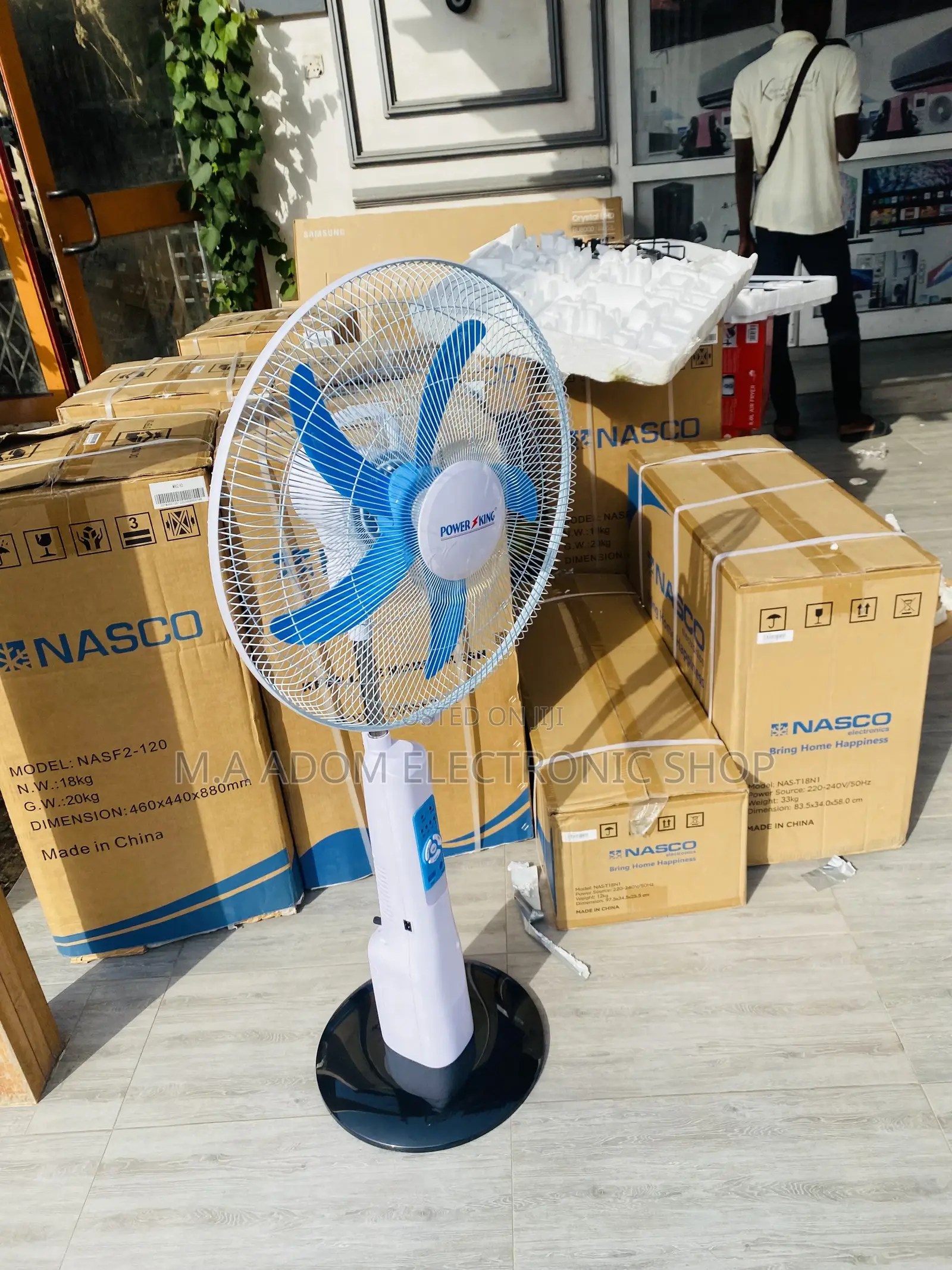 18” Rechargeable Electric Standing Fan