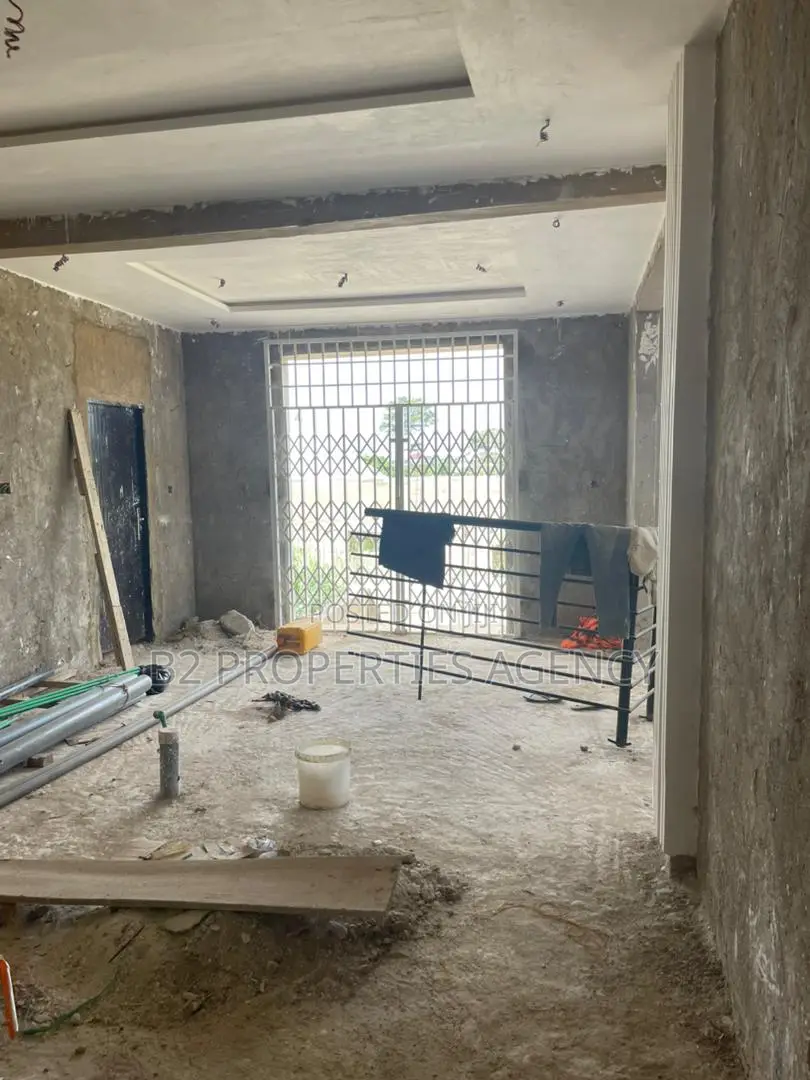 6bdrm Mansion in B2 Properties Agency, Kumasi Metropolitan for sale