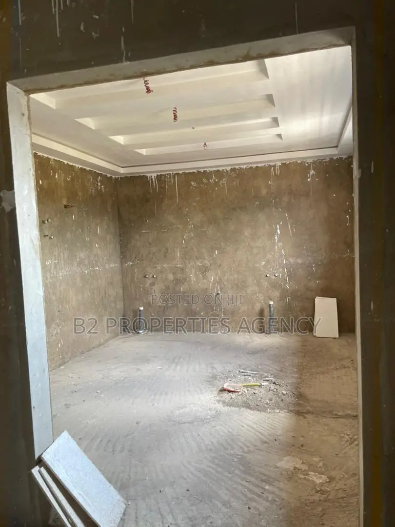 6bdrm Mansion in B2 Properties Agency, Kumasi Metropolitan for sale