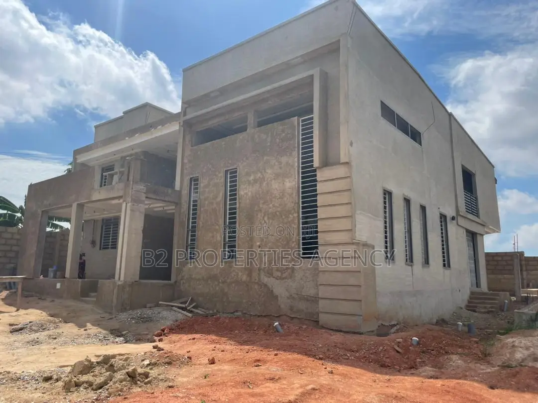 6bdrm Mansion in B2 Properties Agency, Kumasi Metropolitan for sale