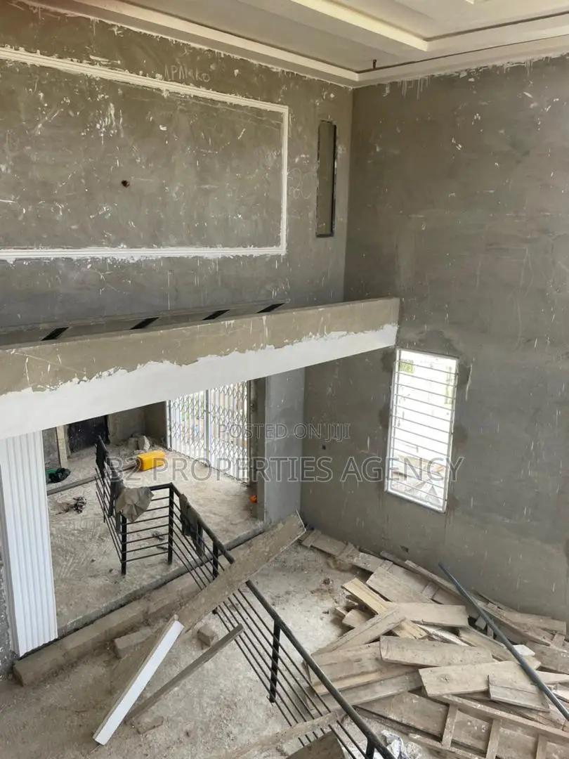 6bdrm Mansion in B2 Properties Agency, Kumasi Metropolitan for sale
