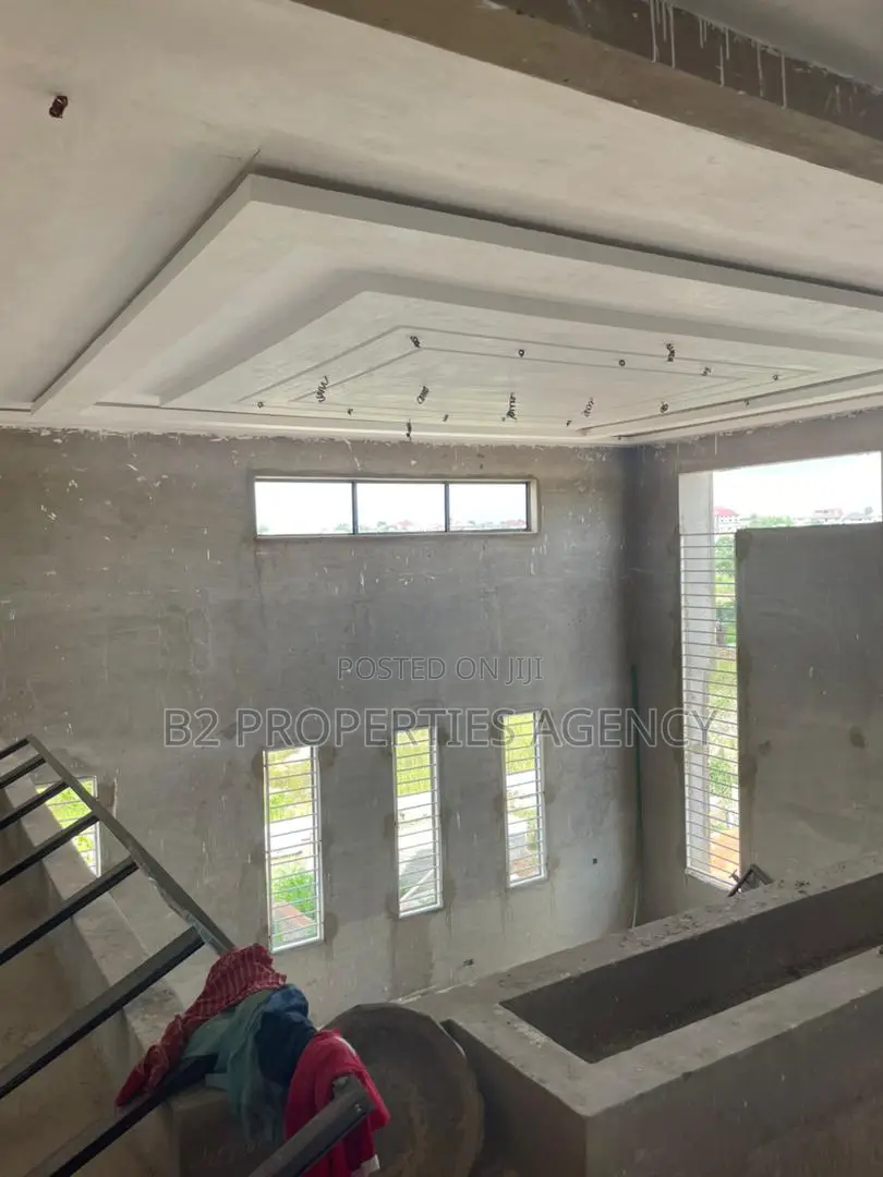 6bdrm Mansion in B2 Properties Agency, Kumasi Metropolitan for sale