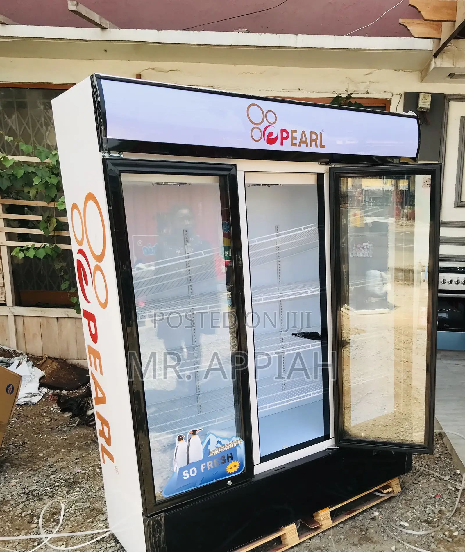 Manual Defrost Pearl PVC-150 3 Door Beverage Cooler.