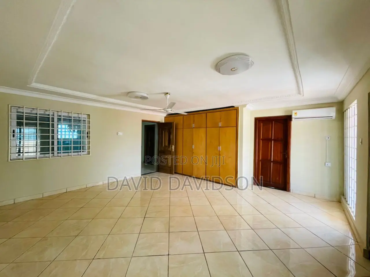 6bdrm Mansion in Executive 6 Bedroom, Tema Metropolitan for rent