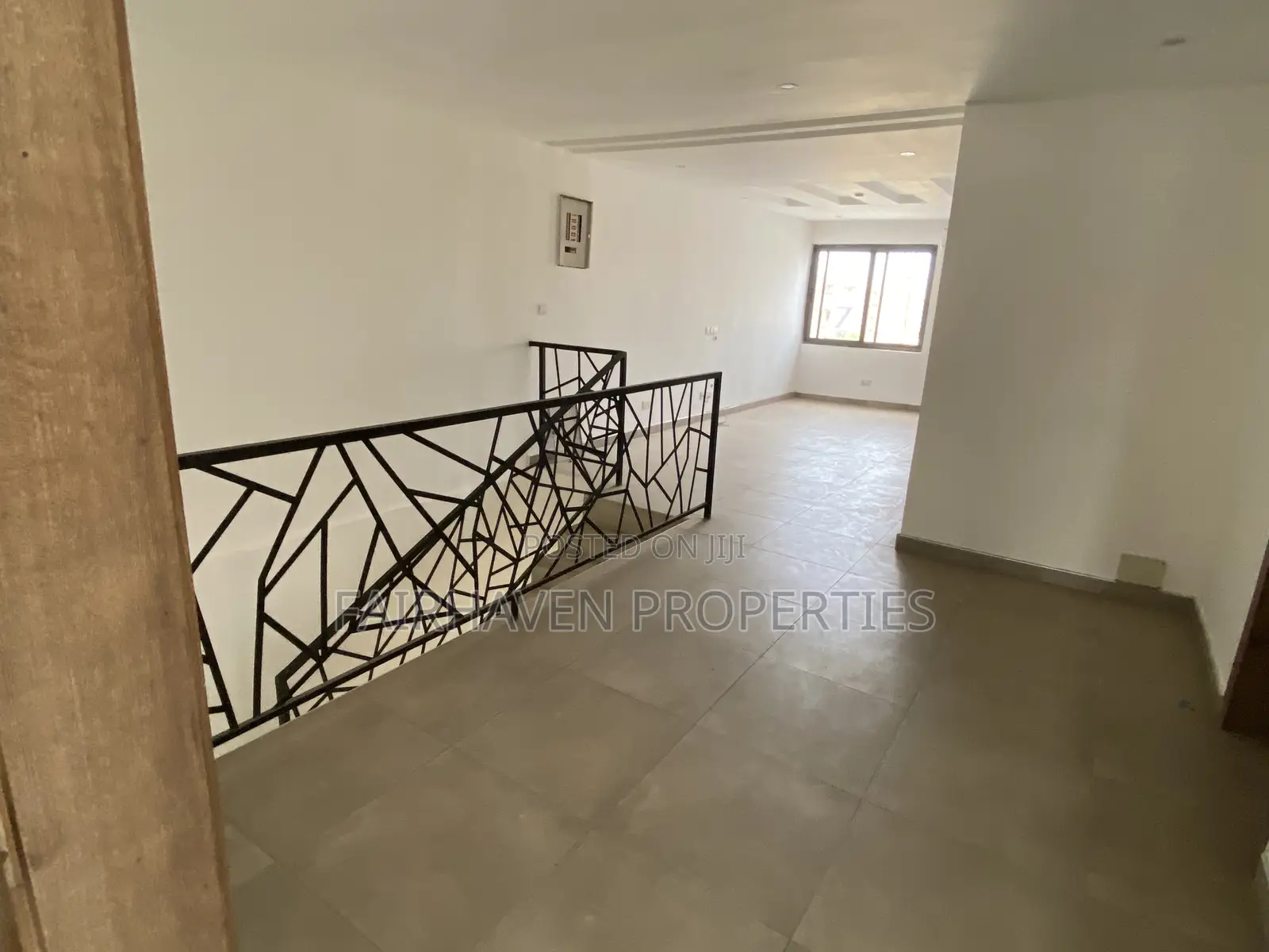 4bdrm House in Tseaddo, Airport Residential Area for rent