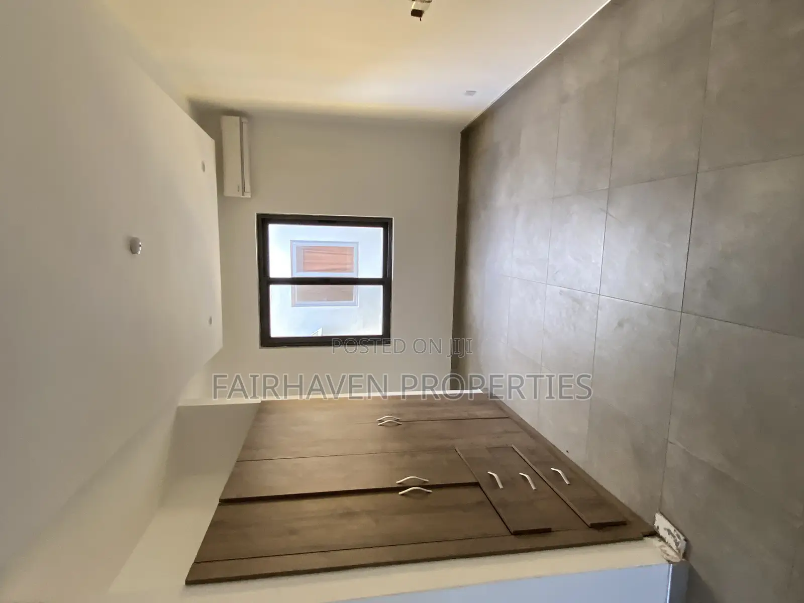 4bdrm House in Tseaddo, Airport Residential Area for rent