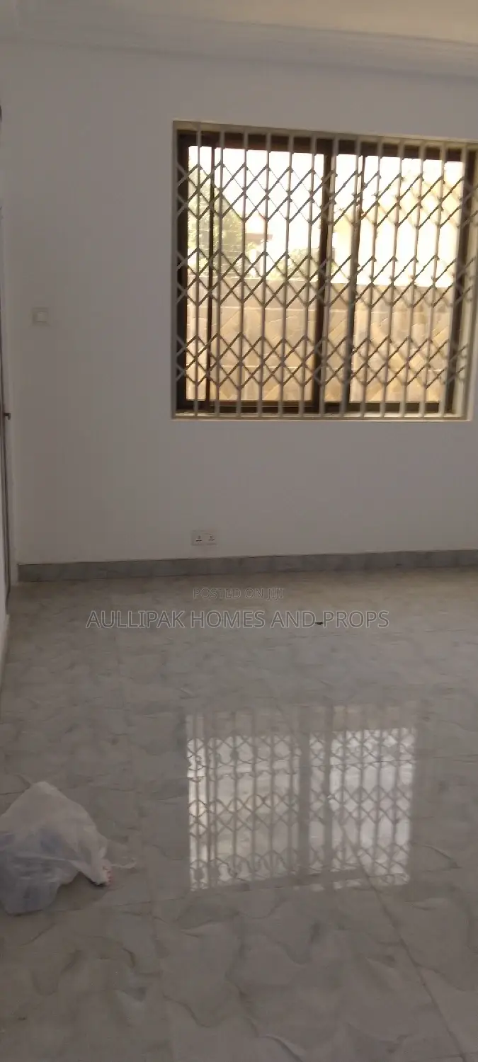 2bdrm Apartment in Lakeside, Accra Metropolitan for rent