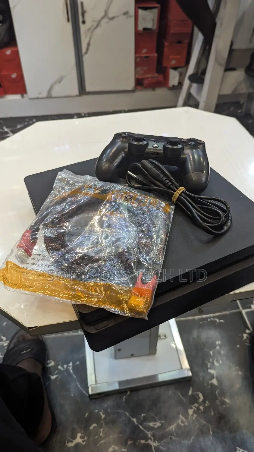 Ps4 Set With Controller, Hdmi, Charger and 500gb Storage.
