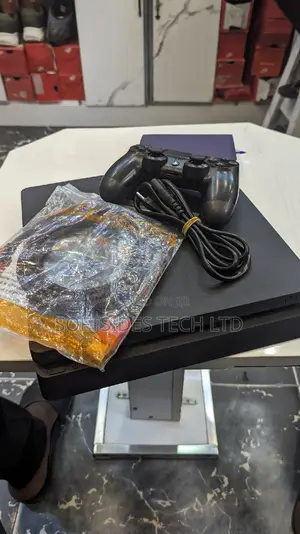 Ps4 Set With Controller, Hdmi, Charger and 500gb Storage.