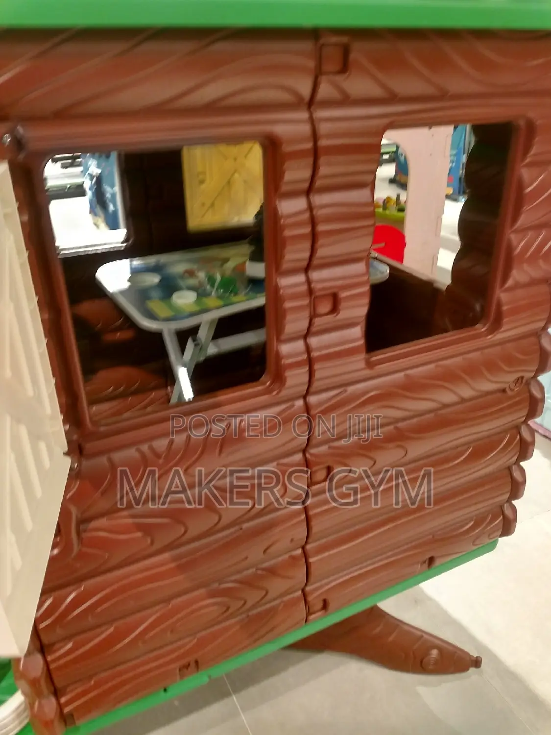 Kids Play House (On the Tree)
