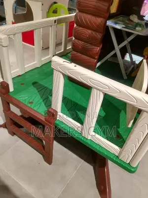 Kids Play House (On the Tree)